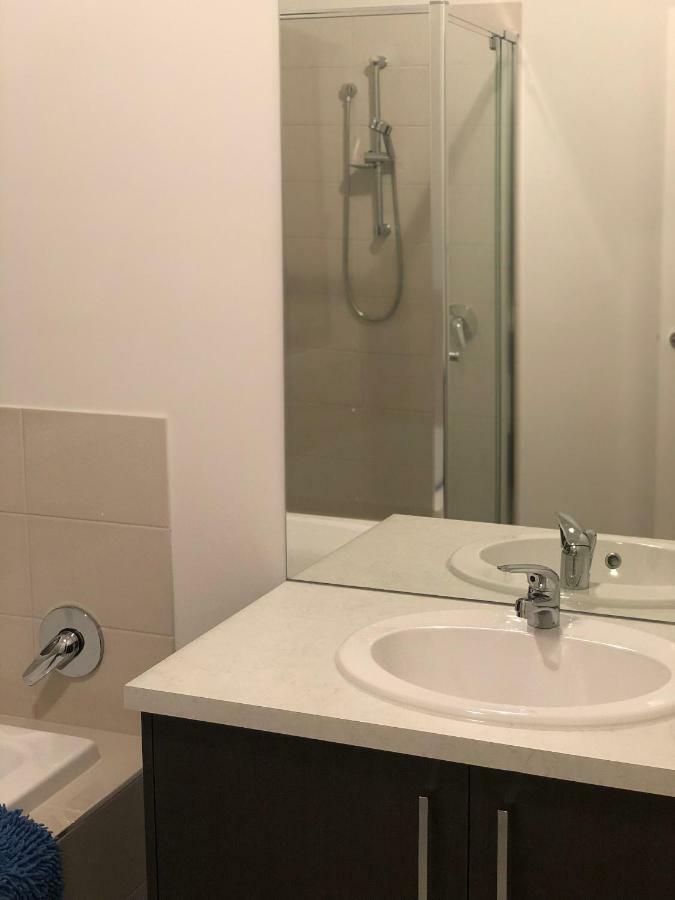 Apple House Tarneit North Appartamento Esterno foto